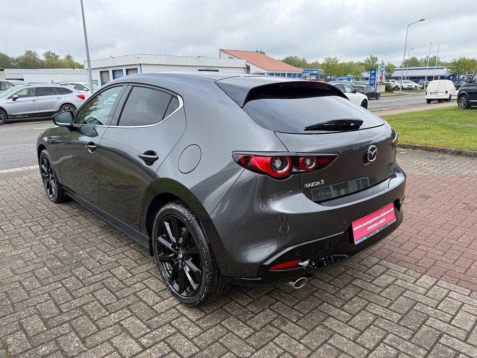 Fahrzeugabbildung Mazda 3 2.5L e-SKYACTIV G 140ps 6MT Homura
