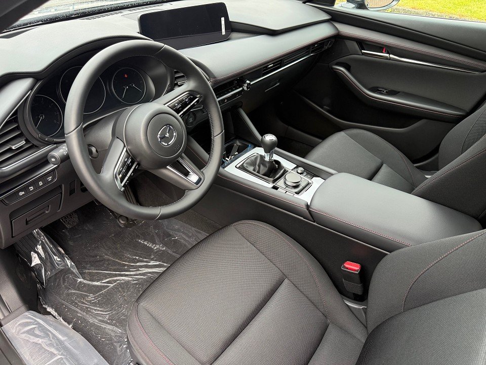 Fahrzeugabbildung Mazda 3 2.5L e-SKYACTIV G 140ps 6MT Homura