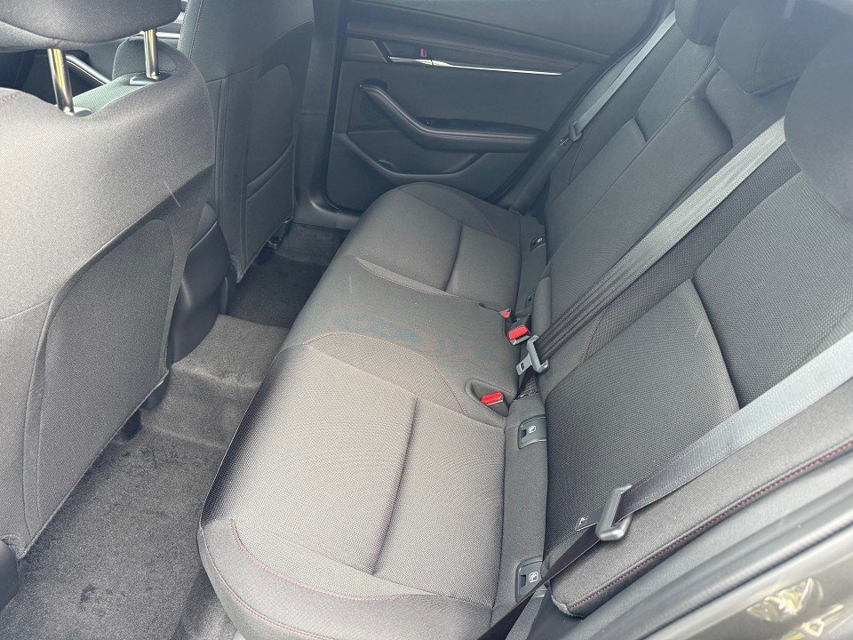 Fahrzeugabbildung Mazda 3 2.5L e-SKYACTIV G 140ps 6MT Homura
