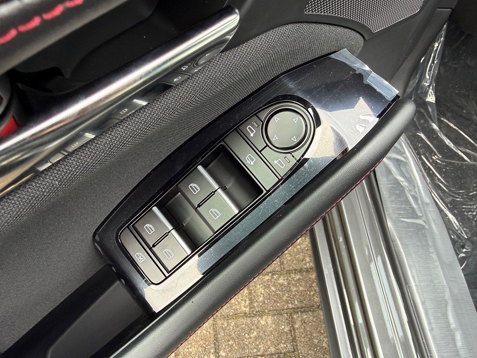 Fahrzeugabbildung Mazda 3 2.5L e-SKYACTIV G 140ps 6MT Homura