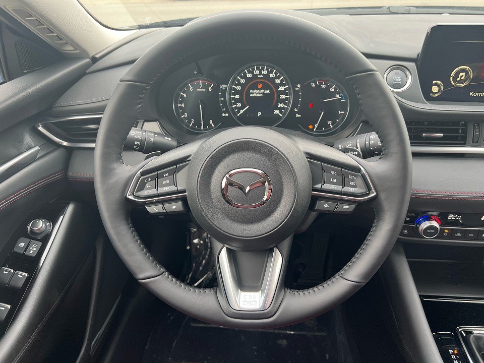 Fahrzeugabbildung Mazda 6 2.5L SKYACTIV G 194ps 6AT HOMURA SUNR