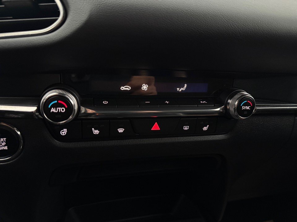 Fahrzeugabbildung Mazda CX-30 SKYACTIV-G 2.0 150PS 6AG SELECTION A18 DES-P PRE-P