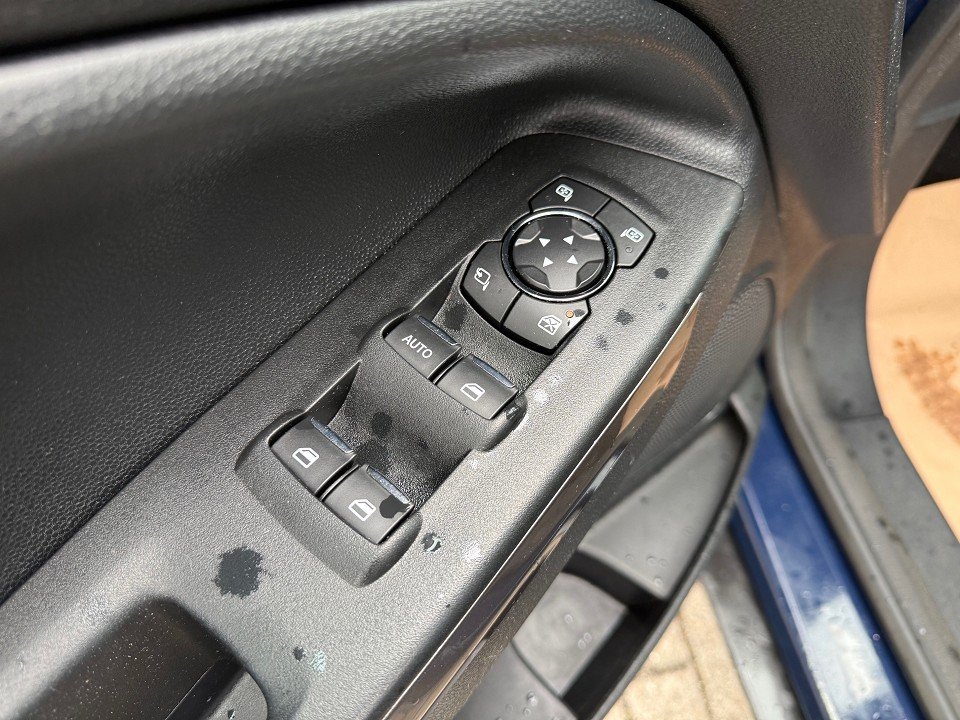 Fahrzeugabbildung Ford EcoSport Cool & Connect