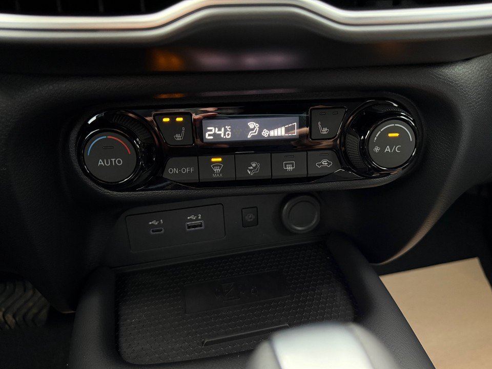 Fahrzeugabbildung Nissan JUKE Hybrid N-CONNECTA Winter II