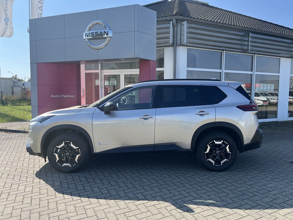 Fahrzeugabbildung Nissan X-TRAIL 1.5 VC-T e-4ORCE 4x4 N-Trek 5 Sitze