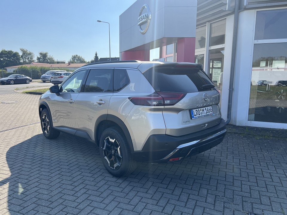 Fahrzeugabbildung Nissan X-TRAIL 1.5 VC-T e-4ORCE 4x4 N-Trek 5 Sitze