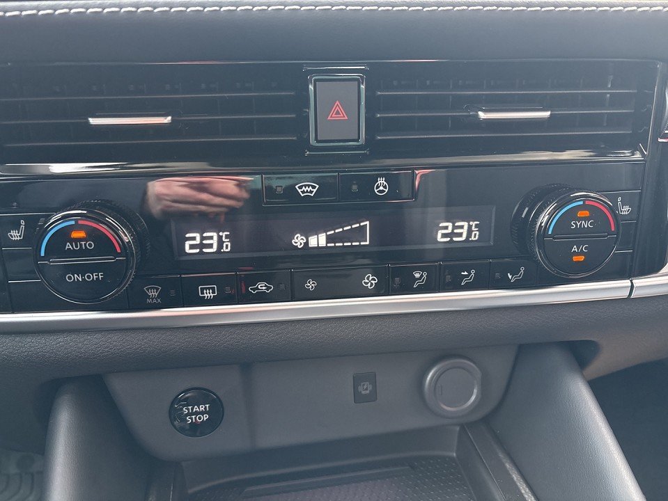 Fahrzeugabbildung Nissan QASHQAI 1.5 VC-T e-POWER 190PS N-Connecta Winter Komfort