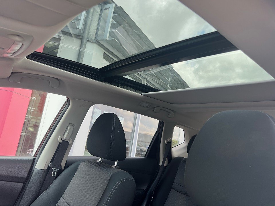 Fahrzeugabbildung Nissan X-Trail 1.3 DIG-T 160PS DCT 4x2 N-Connecta