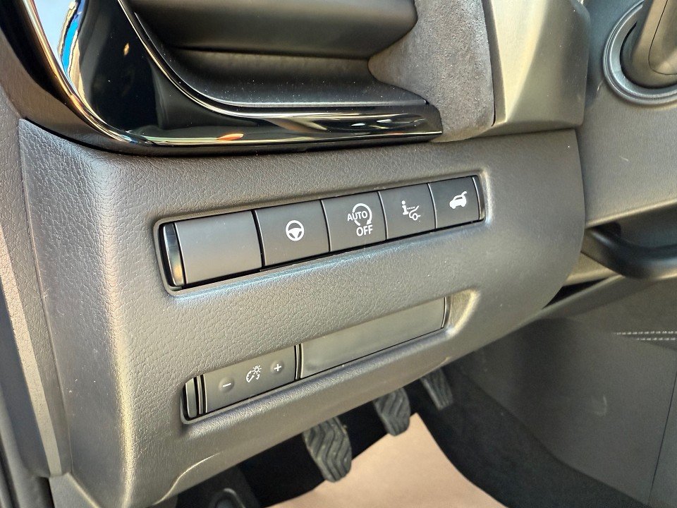 Fahrzeugabbildung Nissan QASHQAI 1.3 DIG-T MHEV 140PS 6MT 4x2 N-Design Komfort plus