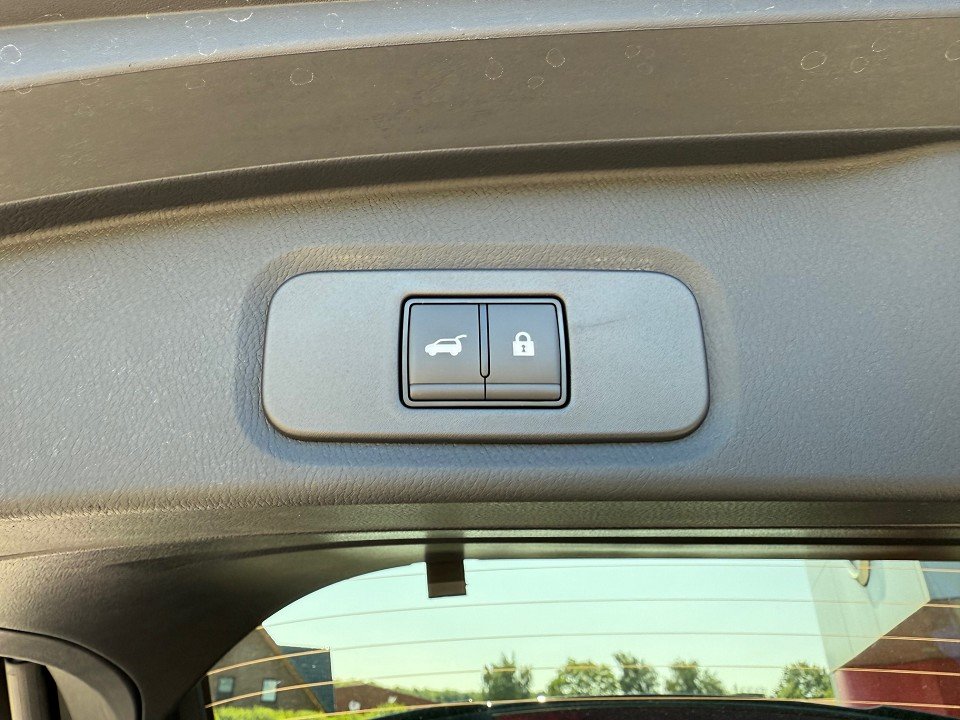 Fahrzeugabbildung Nissan QASHQAI 1.3 DIG-T MHEV 140PS 6MT 4x2 N-Design Komfort plus