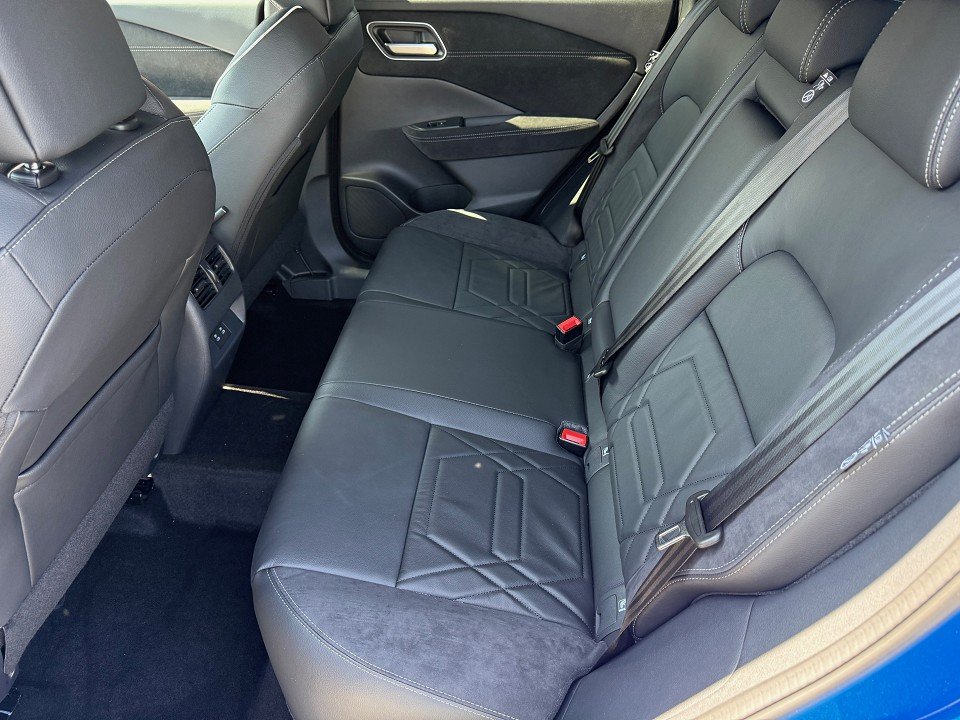 Fahrzeugabbildung Nissan QASHQAI 1.3 DIG-T MHEV 140PS 6MT 4x2 N-Design Komfort plus