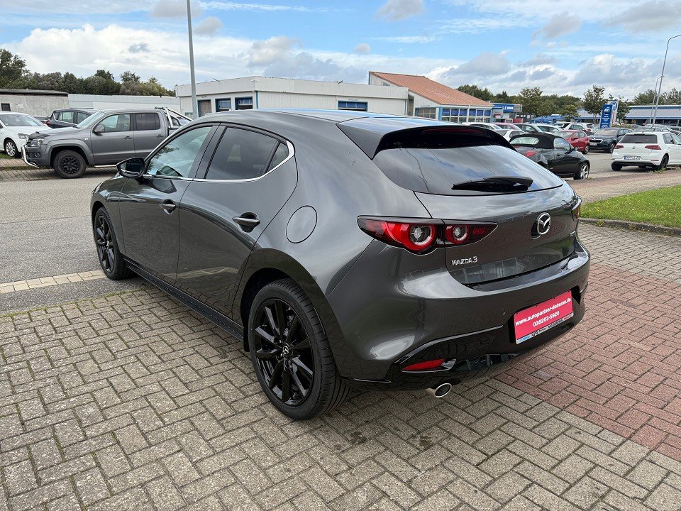 Fahrzeugabbildung Mazda 3 2.5L e-SKYACTIV G 140ps 6AT Homura