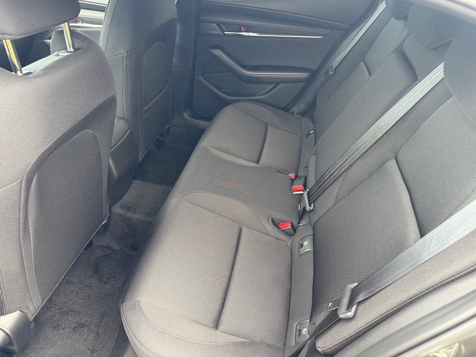 Fahrzeugabbildung Mazda 3 2.5L e-SKYACTIV G 140ps 6AT Homura