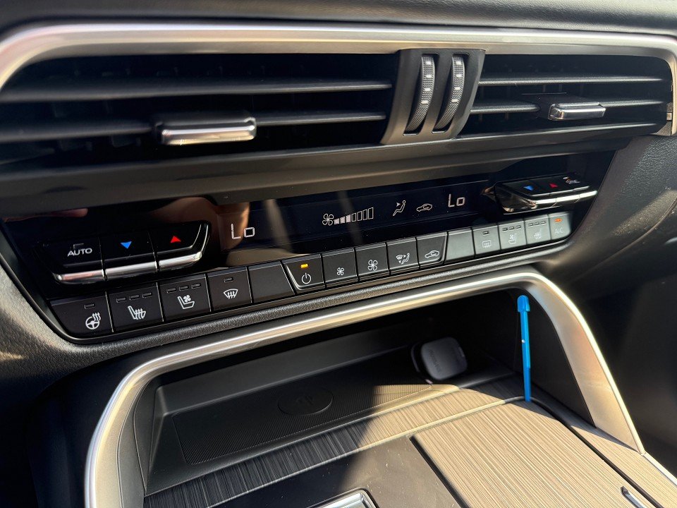 Fahrzeugabbildung Mazda CX-60 3.3L e-SKYACTIV D 254ps AWD Homura Plus