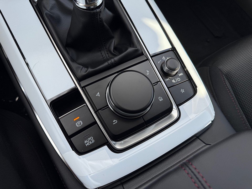 Fahrzeugabbildung Mazda CX-30 2.5L e-SKYACTIV G 140ps 6MT Homura