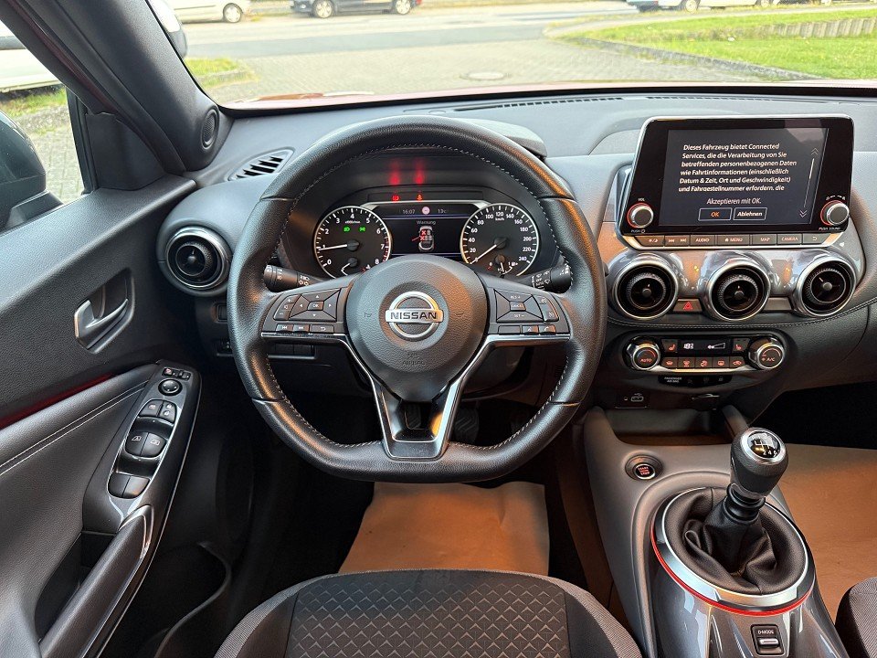 Fahrzeugabbildung Nissan JUKE DIG-T 117PS 6MT N-Connecta NC Winter 2 Farben