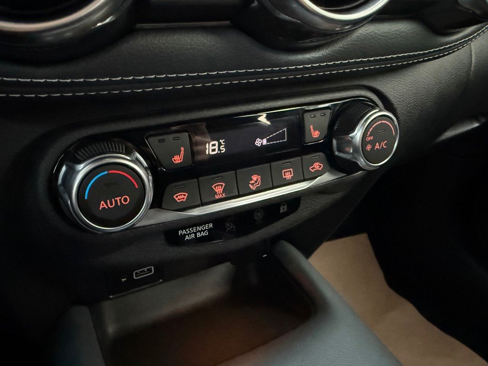 Fahrzeugabbildung Nissan JUKE DIG-T 117PS 6MT N-Connecta NC Winter 2 Farben