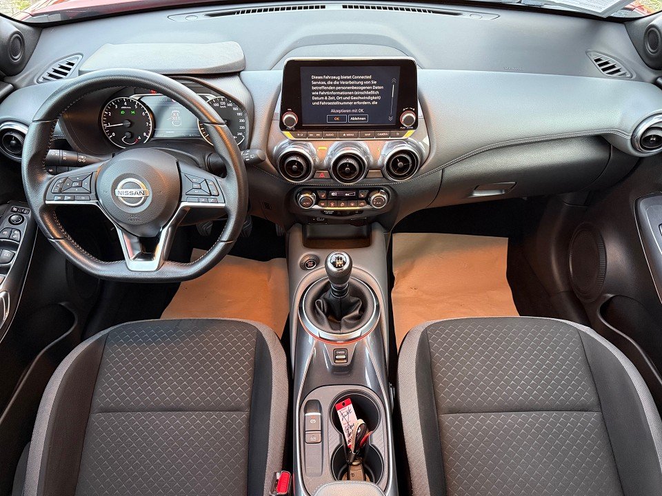 Fahrzeugabbildung Nissan JUKE DIG-T 117PS 6MT N-Connecta NC Winter 2 Farben