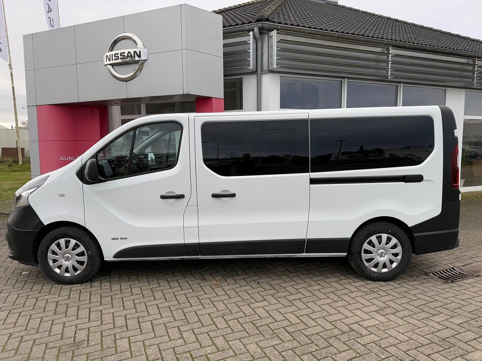 Fahrzeugabbildung Nissan NV300 Kombi9 L2H1 2,9t MT PRE 2ST AHK Navi EB