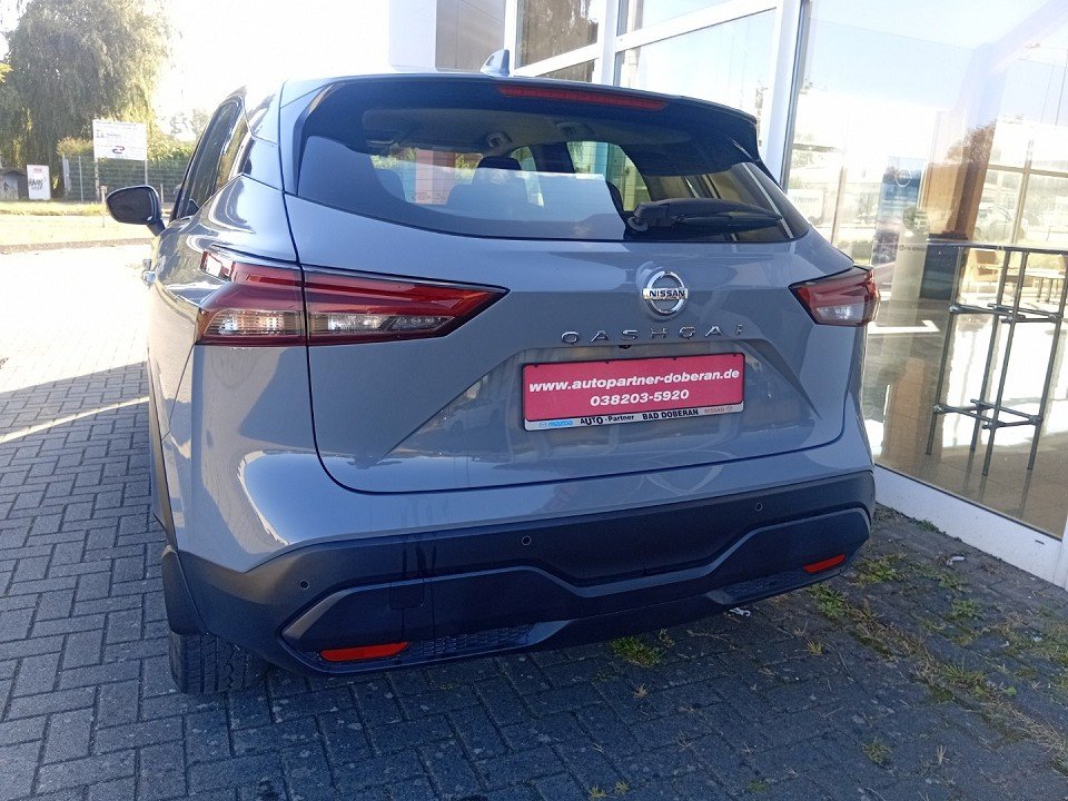 Fahrzeugabbildung Nissan QASHQAI 1.3 DIG-T MHEV 140PS 6MT 4x2 Acenta NC