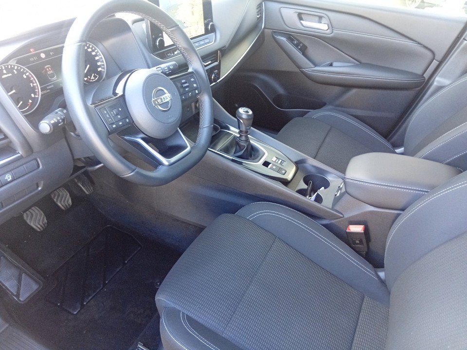 Fahrzeugabbildung Nissan QASHQAI 1.3 DIG-T MHEV 140PS 6MT 4x2 Acenta NC