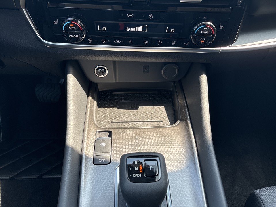 Fahrzeugabbildung Nissan QASHQAI MY24 1.3 DIG-T MHEV Xtronic N-Connecta Winter Komfort PGD