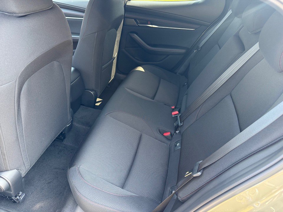 Fahrzeugabbildung Mazda 3 2.5L e-SKYACTIV G 140ps 6AT Homura