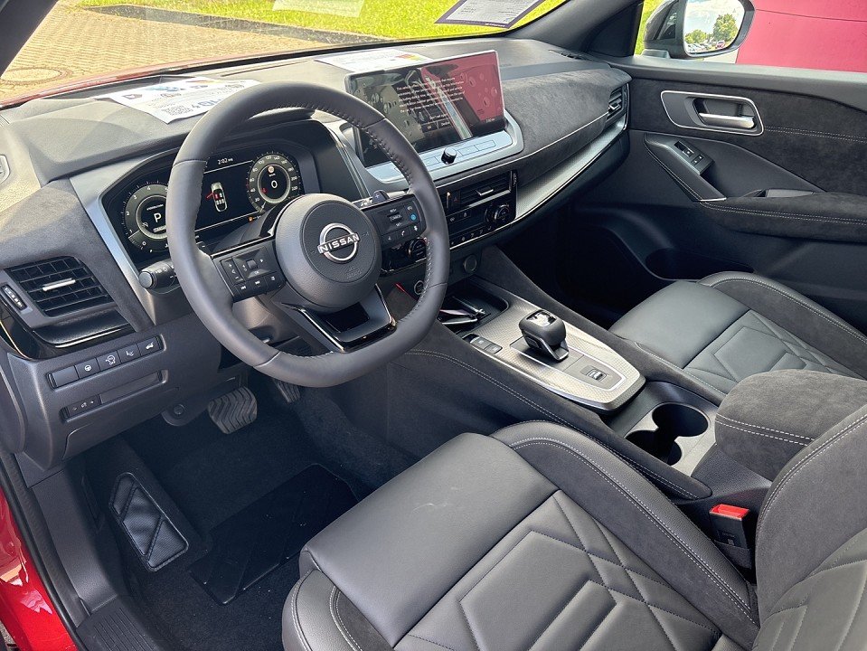 Fahrzeugabbildung Nissan QASHQAI 1.3 DIG-T MHEV 158PS Xtronic N-Design Komfort plus