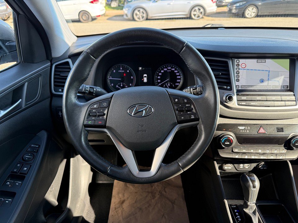 Fahrzeugabbildung Hyundai Tucson 2.0 CRDi DPF Premium 4WD