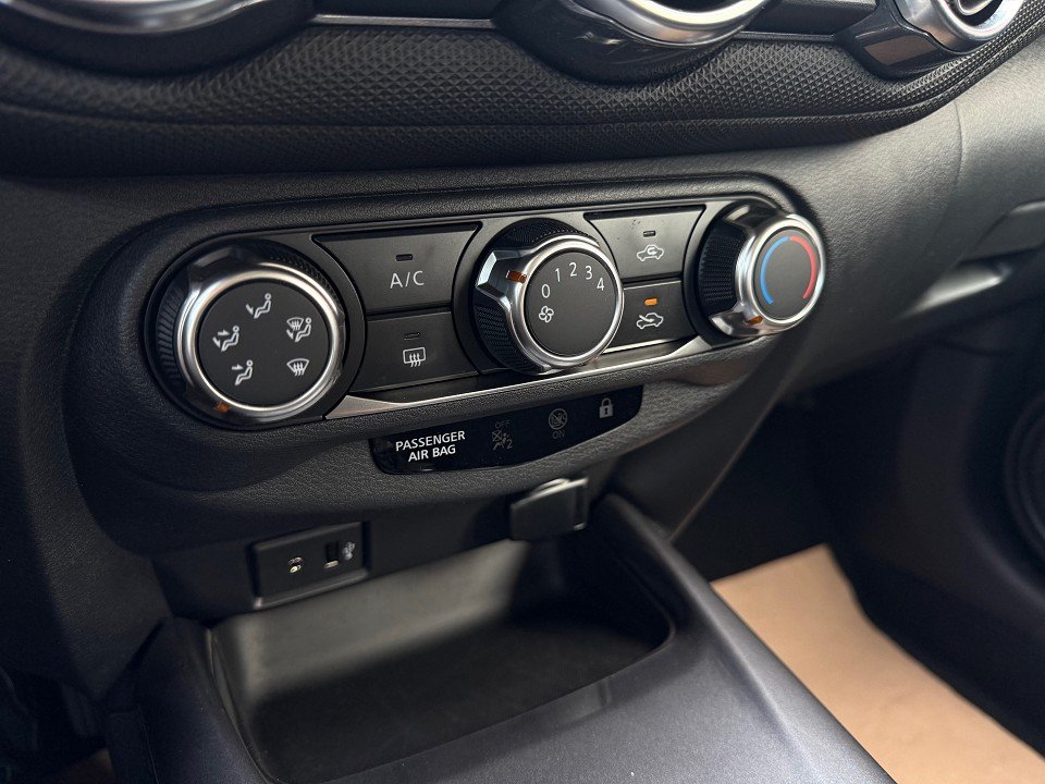 Fahrzeugabbildung Nissan JUKE 1.0 DIG-T 114PS 6MT Visia