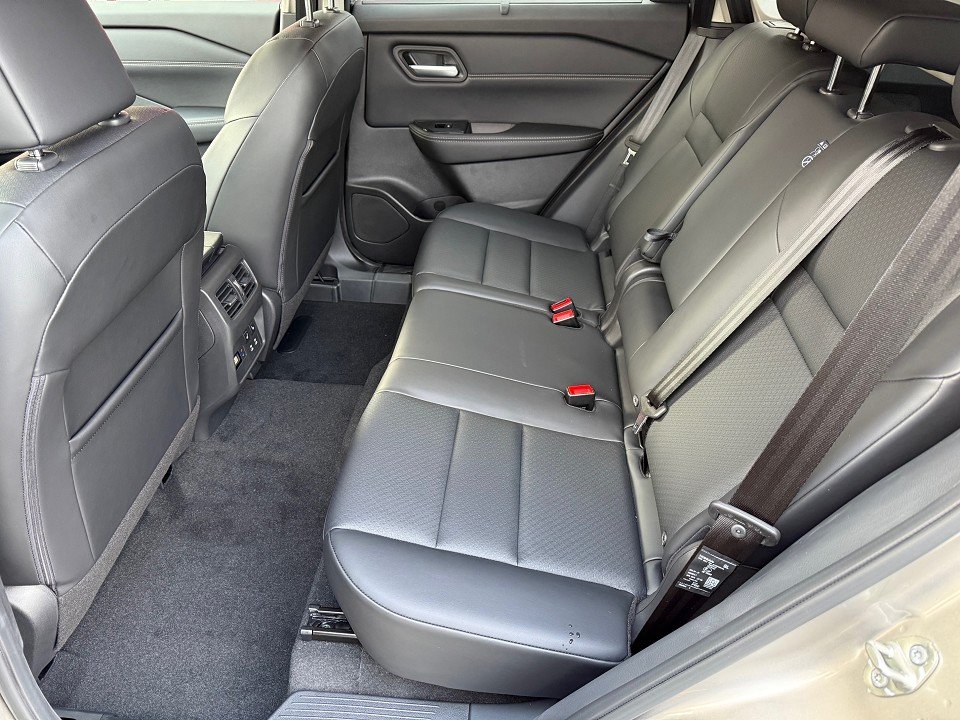 Fahrzeugabbildung Nissan X-TRAIL 1.5 VC-T e-4ORCE 4x4 N-Connecta 5 Sitze PGD