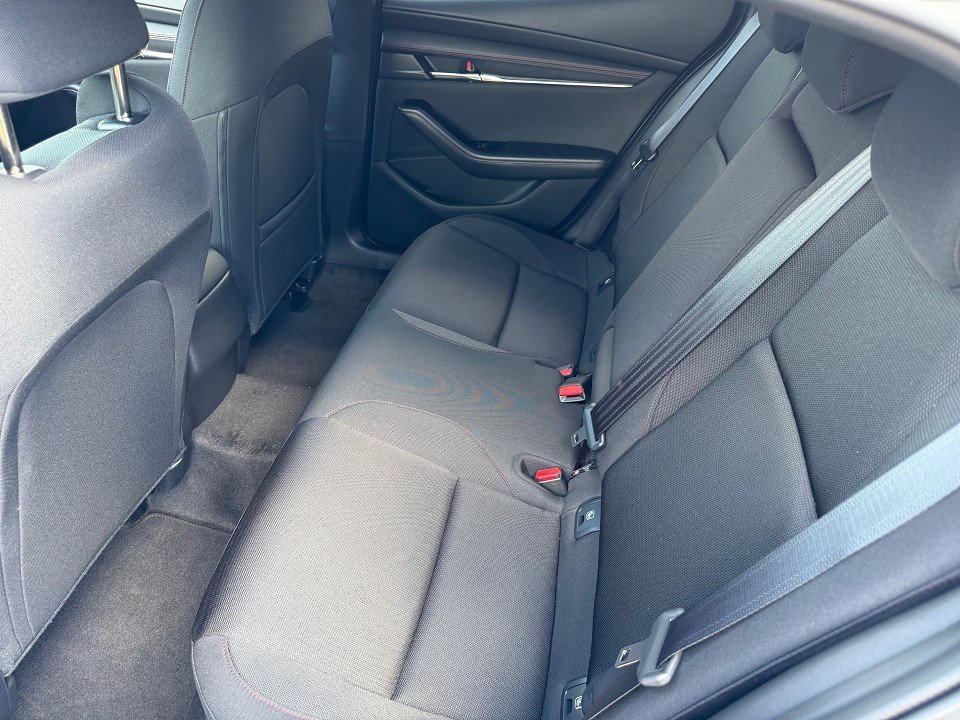 Fahrzeugabbildung Mazda 3 2.5L e-SKYACTIV G 140ps 6AT Homura