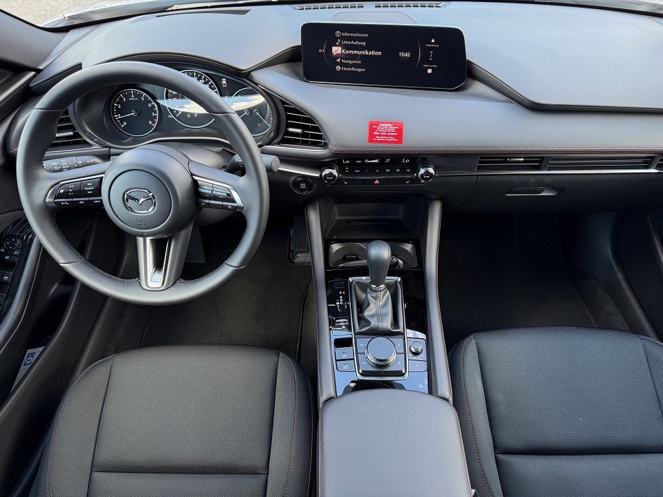 Fahrzeugabbildung Mazda 3 2.5L e-SKYACTIV G 140ps 6AT Homura