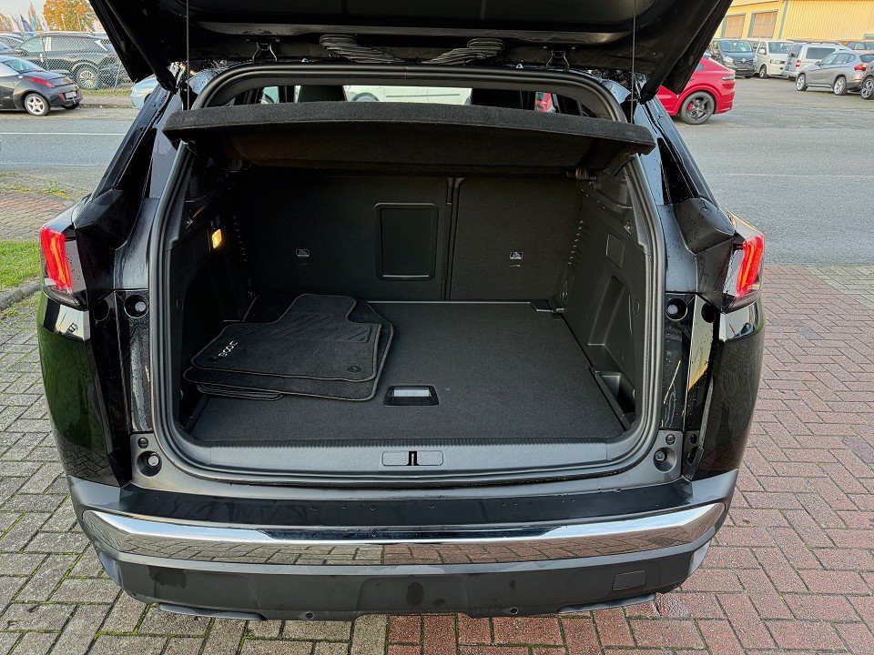 Fahrzeugabbildung Peugeot 3008 1.2 PureTech 130 Allure Pack