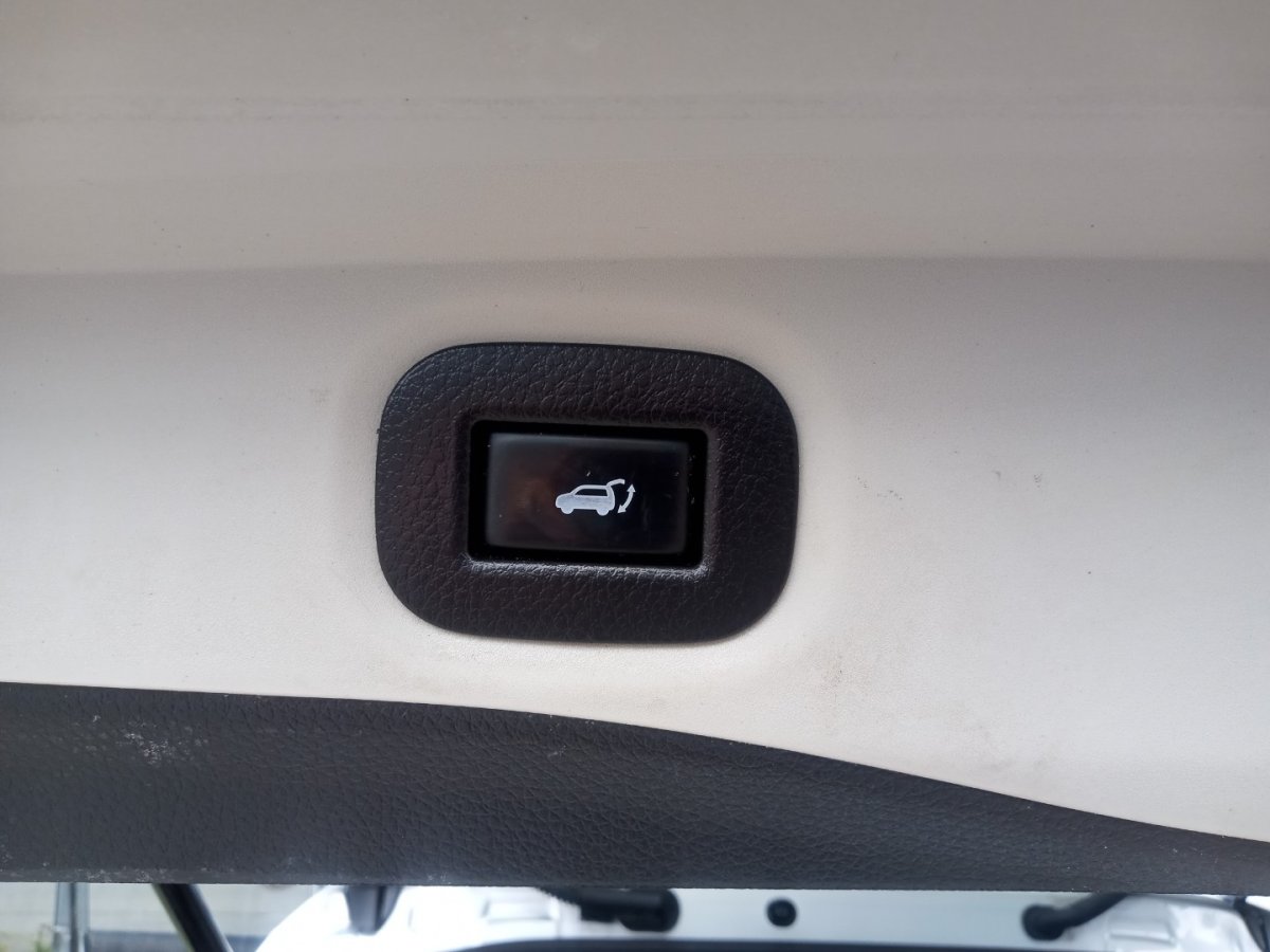 Fahrzeugabbildung Nissan X-TRAIL 1.7 dCi 6MT N-Connecta 5 Sitze PGD