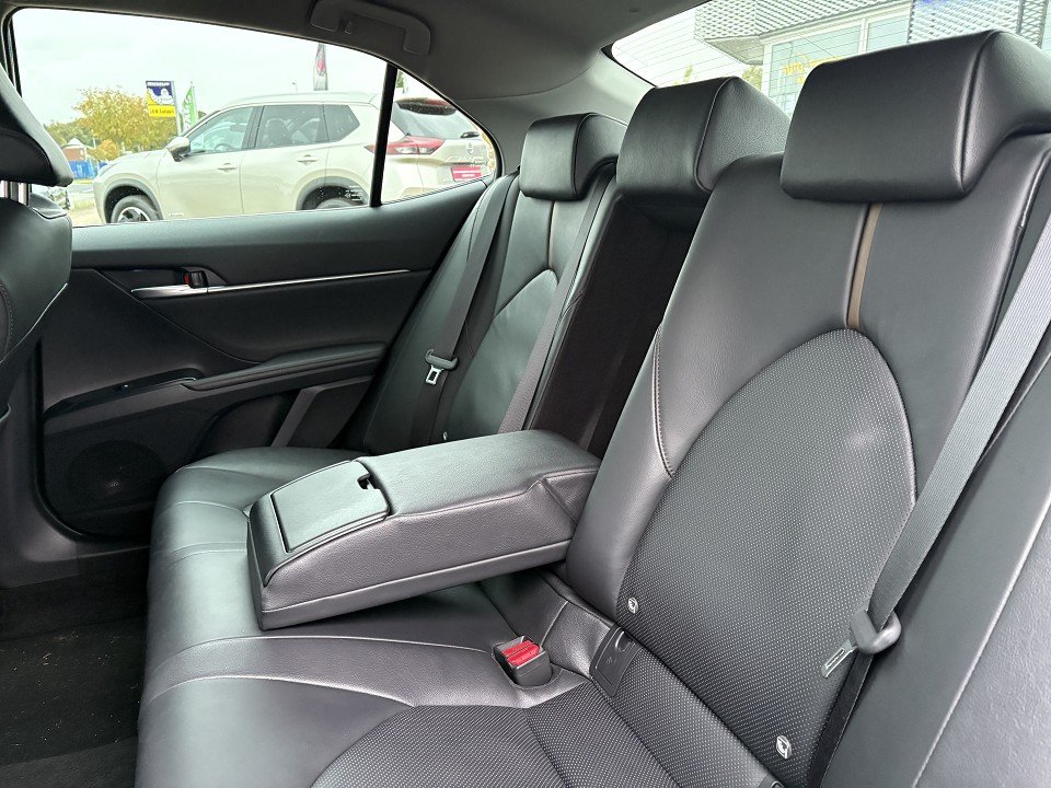 Fahrzeugabbildung Toyota Camry Hybrid Executive