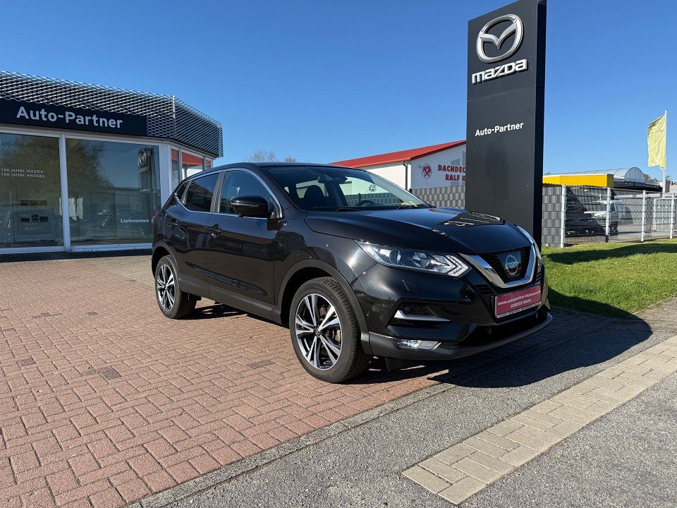 Fahrzeugabbildung Nissan QASHQAI 1.2 DIG-T 6MT 4x2 N-Connecta
