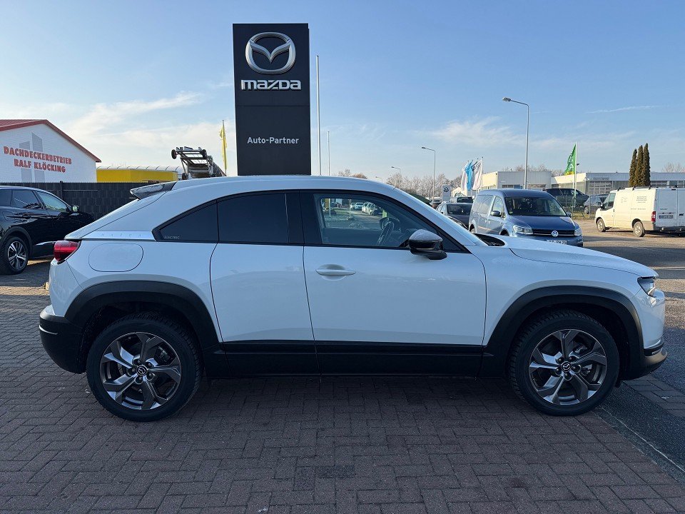 Fahrzeugabbildung Mazda MX-30 e-SKYACTIV 145PS FEI-P
