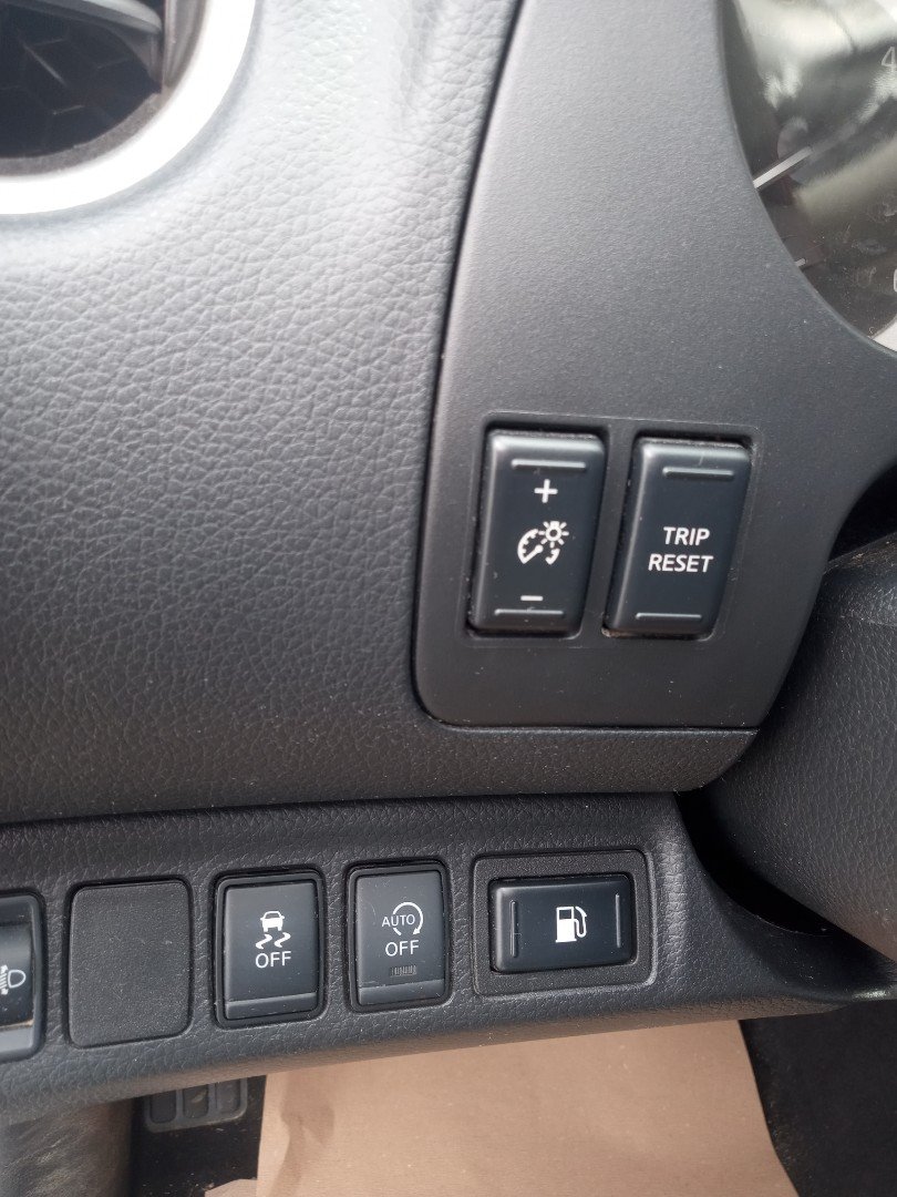 Fahrzeugabbildung Nissan NAVARA DC 160PS 6MT Visia Double Cab 4x4 AHK