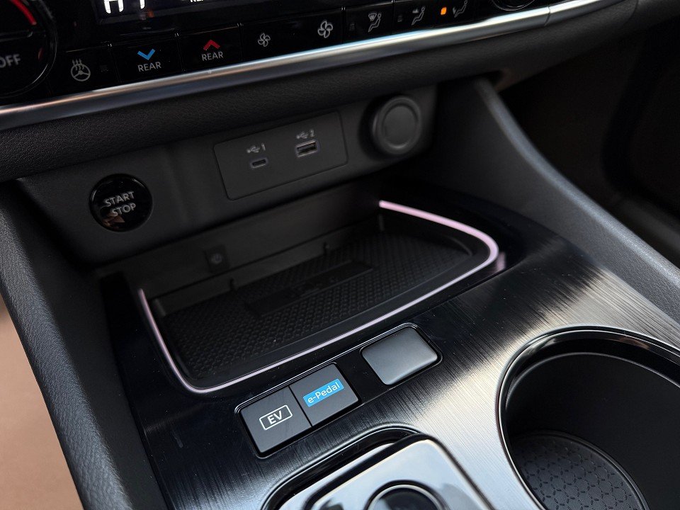 Fahrzeugabbildung Nissan X-TRAIL 1.5 VC-T e-POWER N-Connecta 5 Sitze PGD HUD